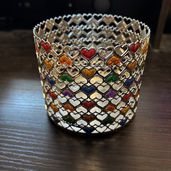 BATH AND BODY WORKS RAINBOW HEARTS 3 WICK CANDLE HOLDER - Picture 1 of 1